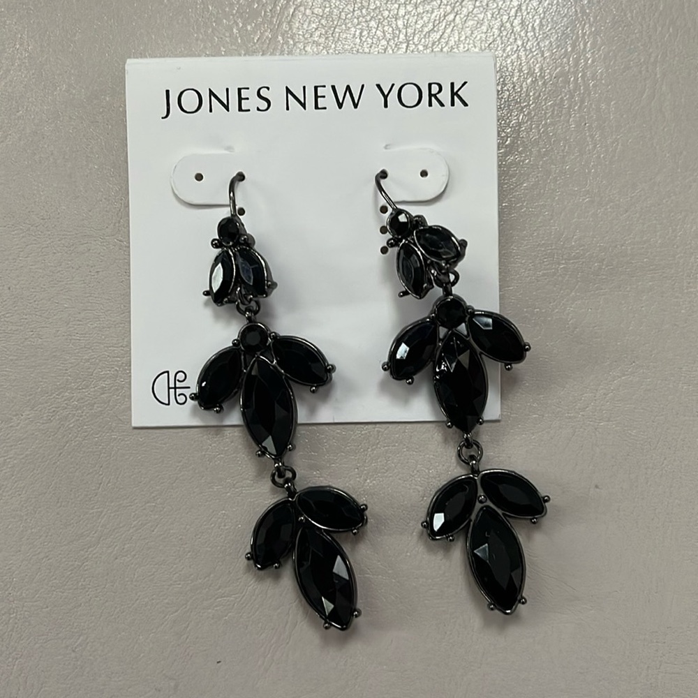 Jones New York, Stunning black, dangling earrings